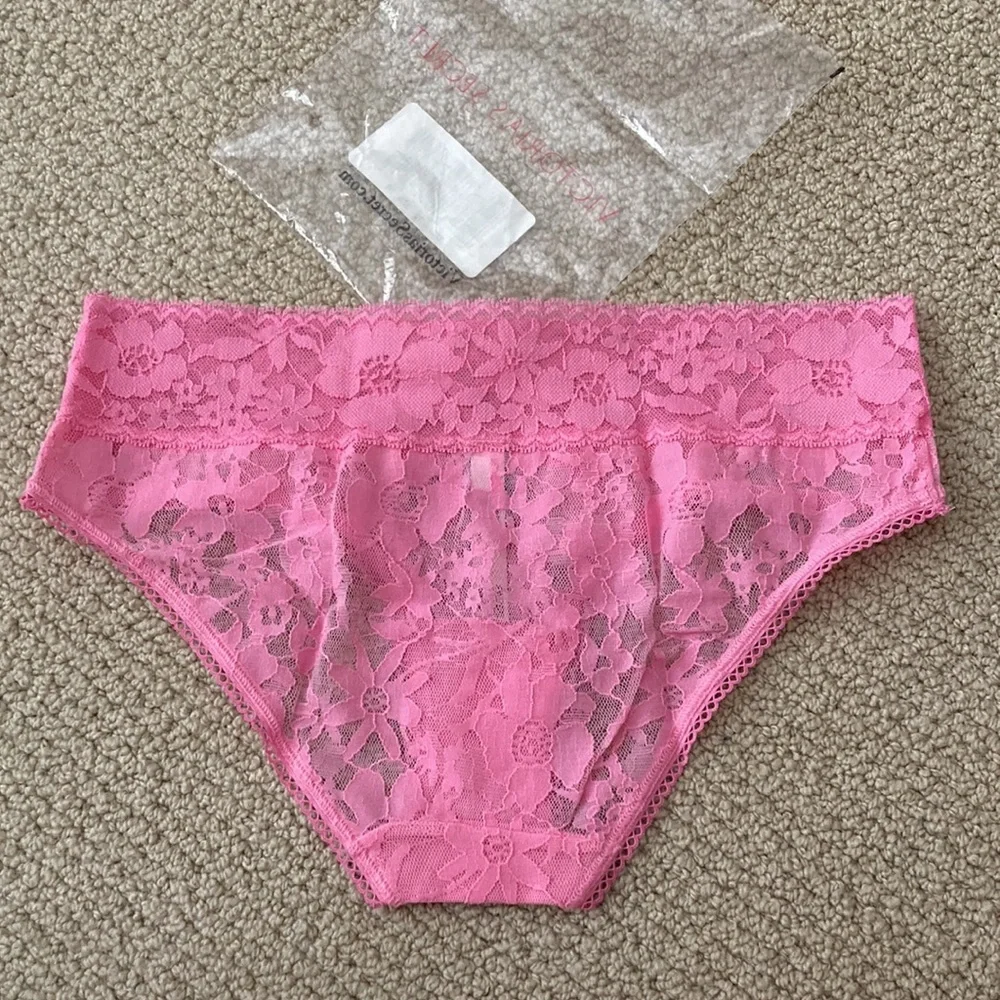 NEW Victoria’s Secret Floral Lacy Hiphugger Panties Medium Pink Lingerie RARE